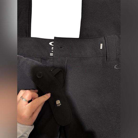 Women’s Oakley Utility Pant - Picture 4 of 7